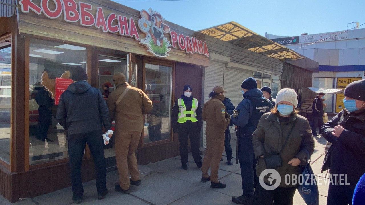 Торговые точки и покупатели в Киеве нарушают условия карантина