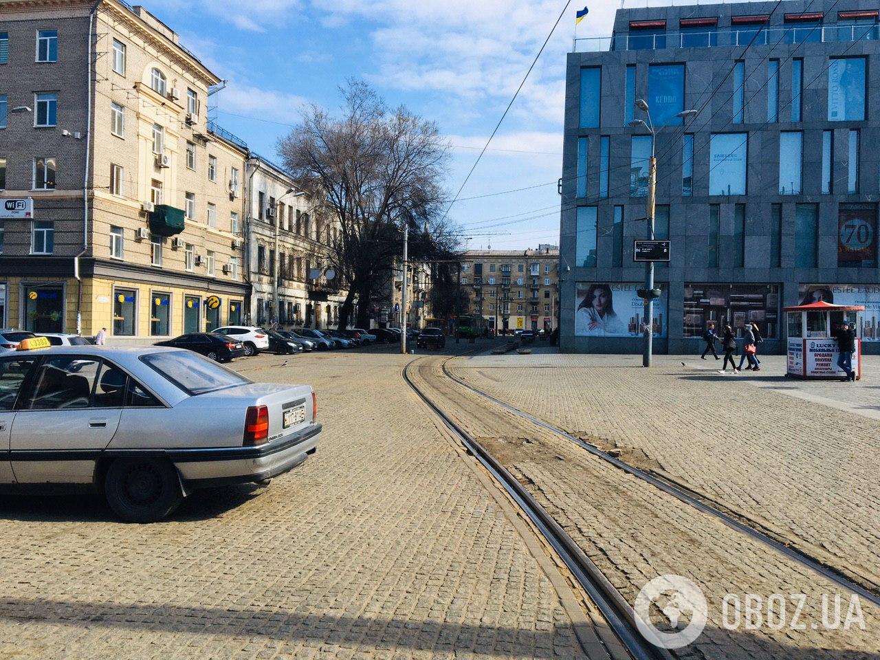 Городяни виходять тільки в магазин за продуктами або в аптеку