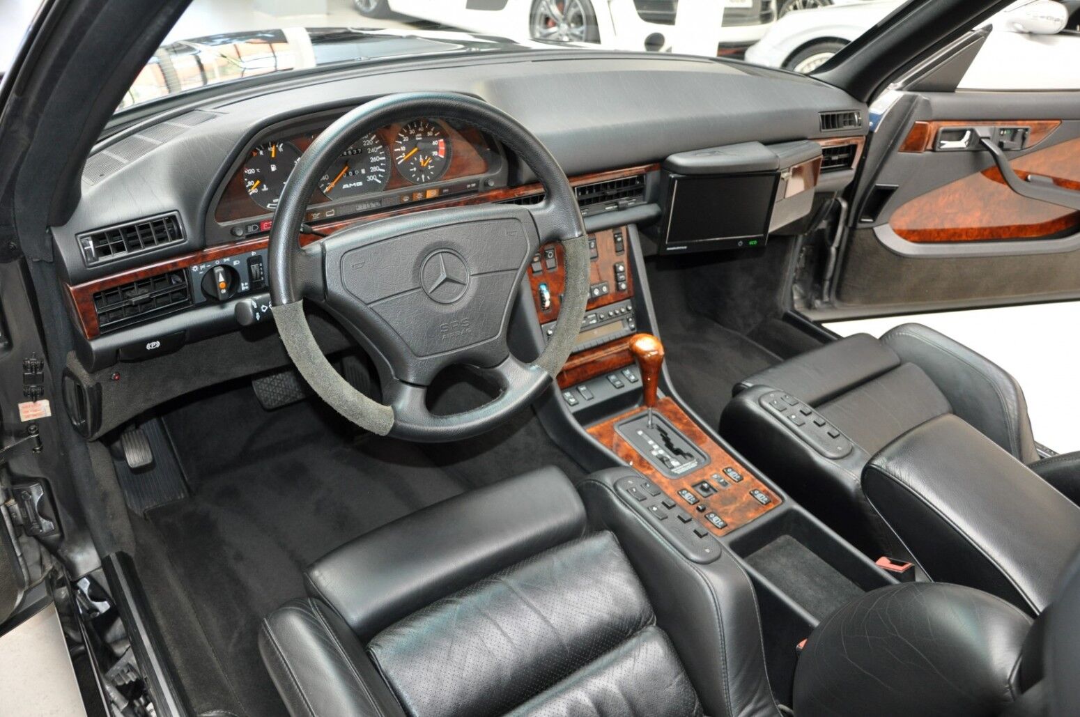 Mercedes-Benz 560 SEC Widebody