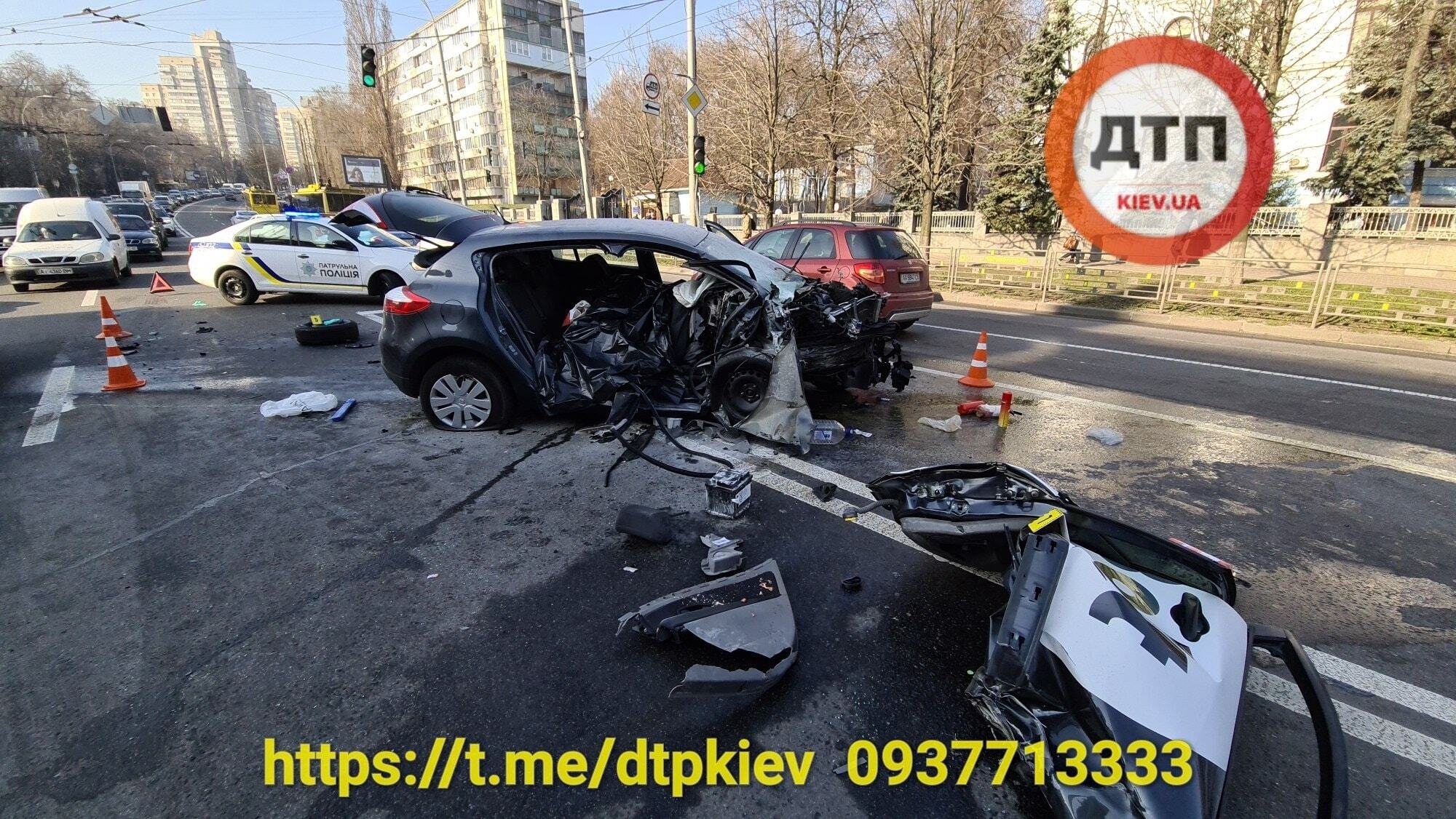 В Киеве такси Bolt разбилось вдребезги