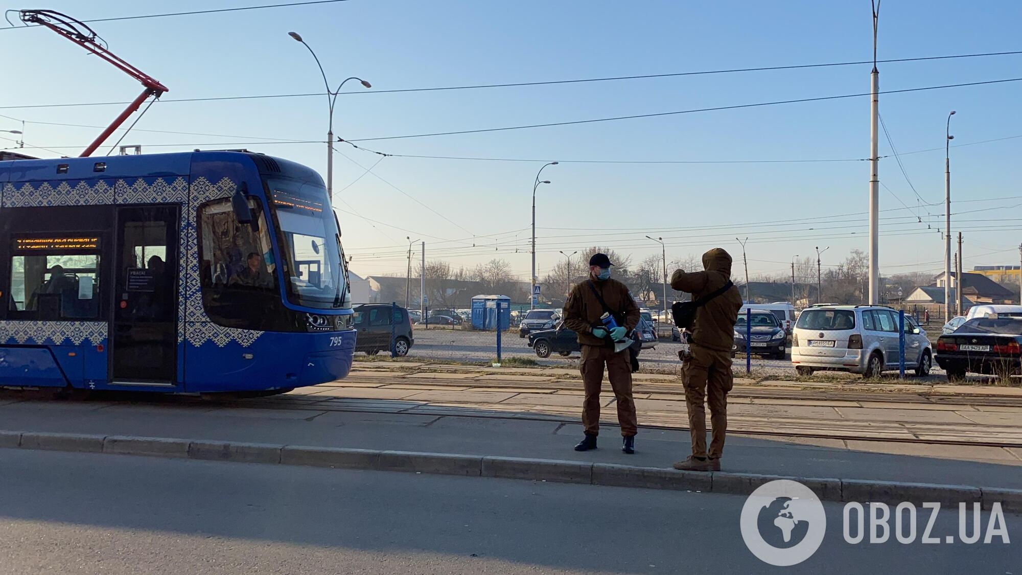 В Киеве в транспорт начали впускать больше людей