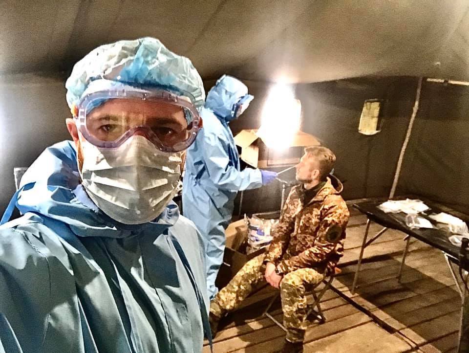 Військовослужбовцям роблять тести на коронавірус