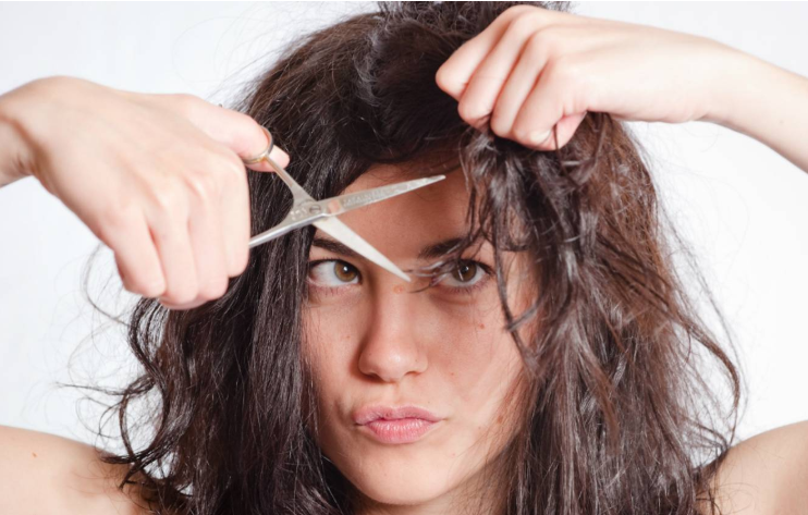 Как ухаживать за волосами на карантине: эксперты назвали главные секреты