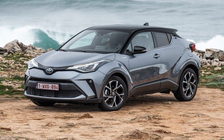 Дизайн самого маленького кроссовера Toyota C-HR вызывает вопросы