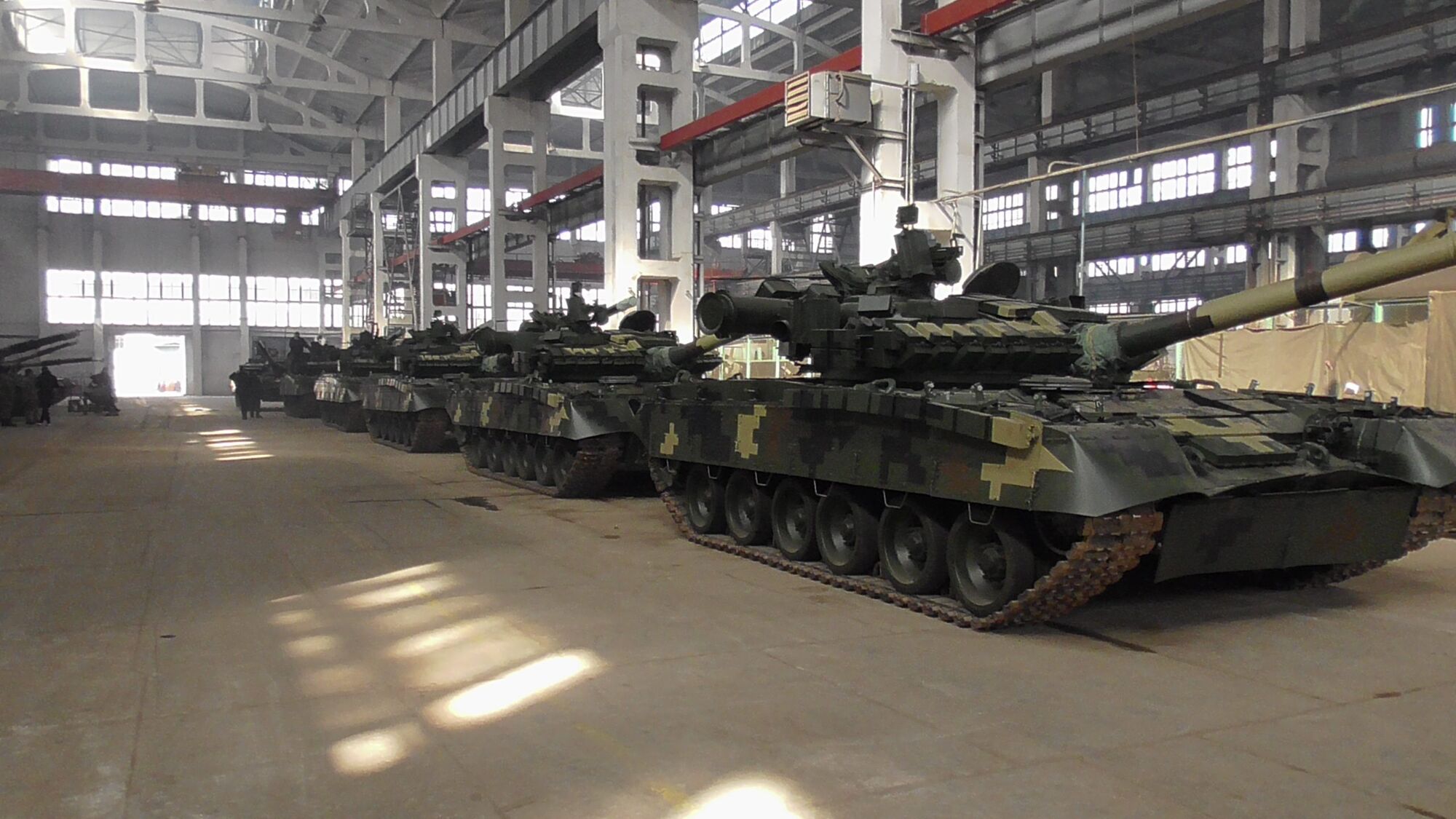 ХБТЗ надав ЗСУ 13 модернізованих танків