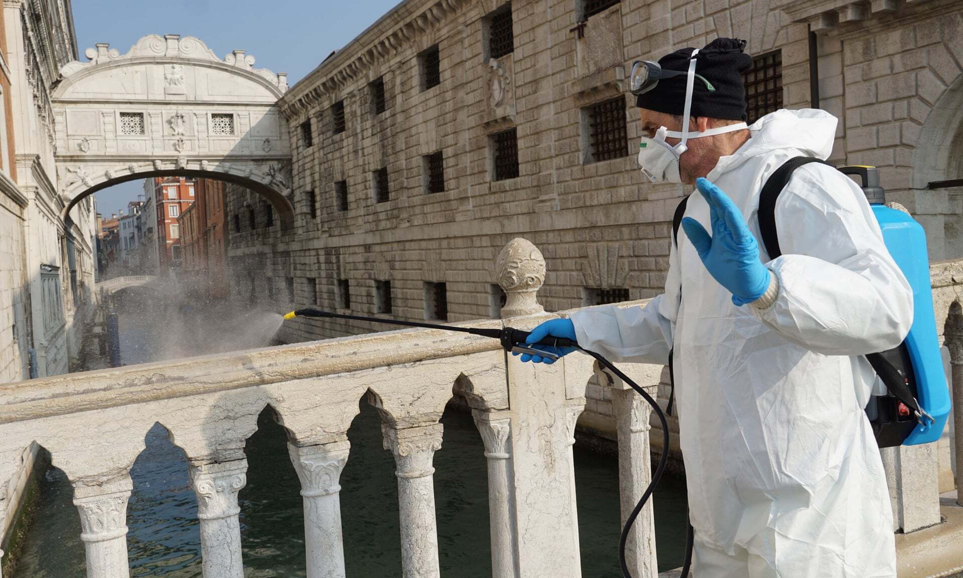 Життя в Італії зупинилося: журналістка вразила розповіддю із самого пекла коронавірусу