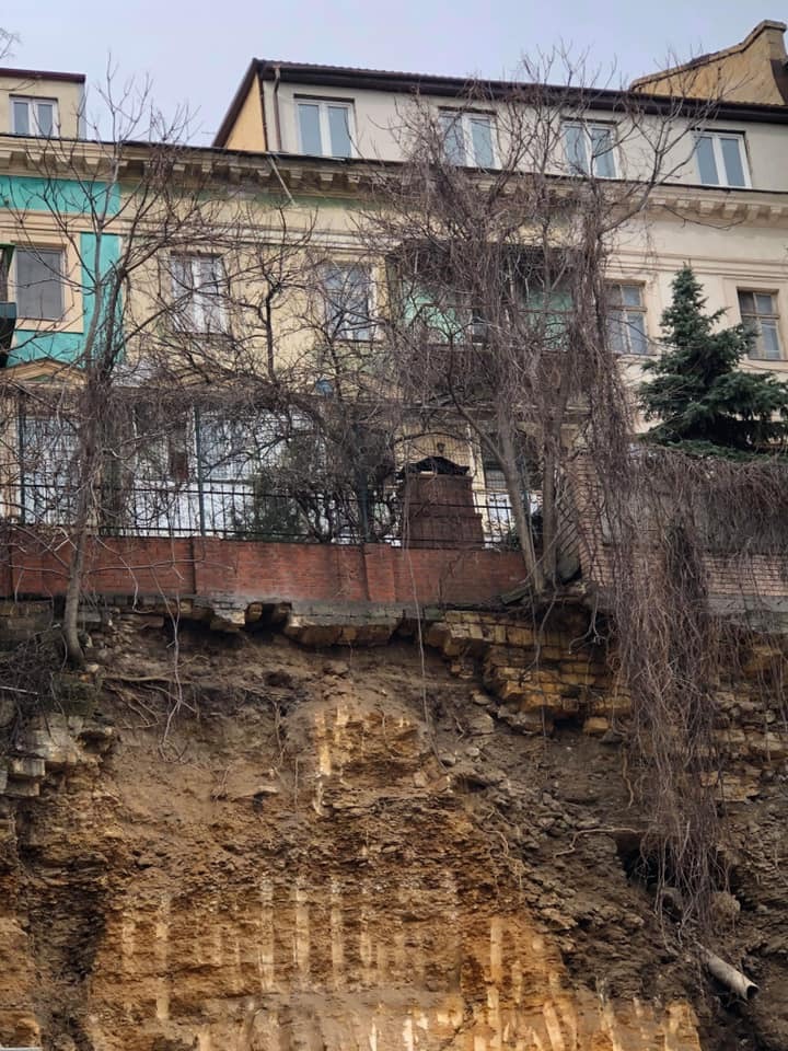 В Одессе из-за стройки может обрушиться целая улица