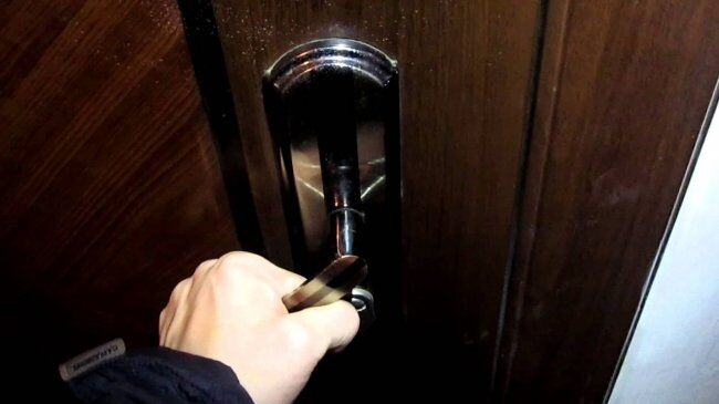 Неизвестные по ночам тревожат жителей Днепра