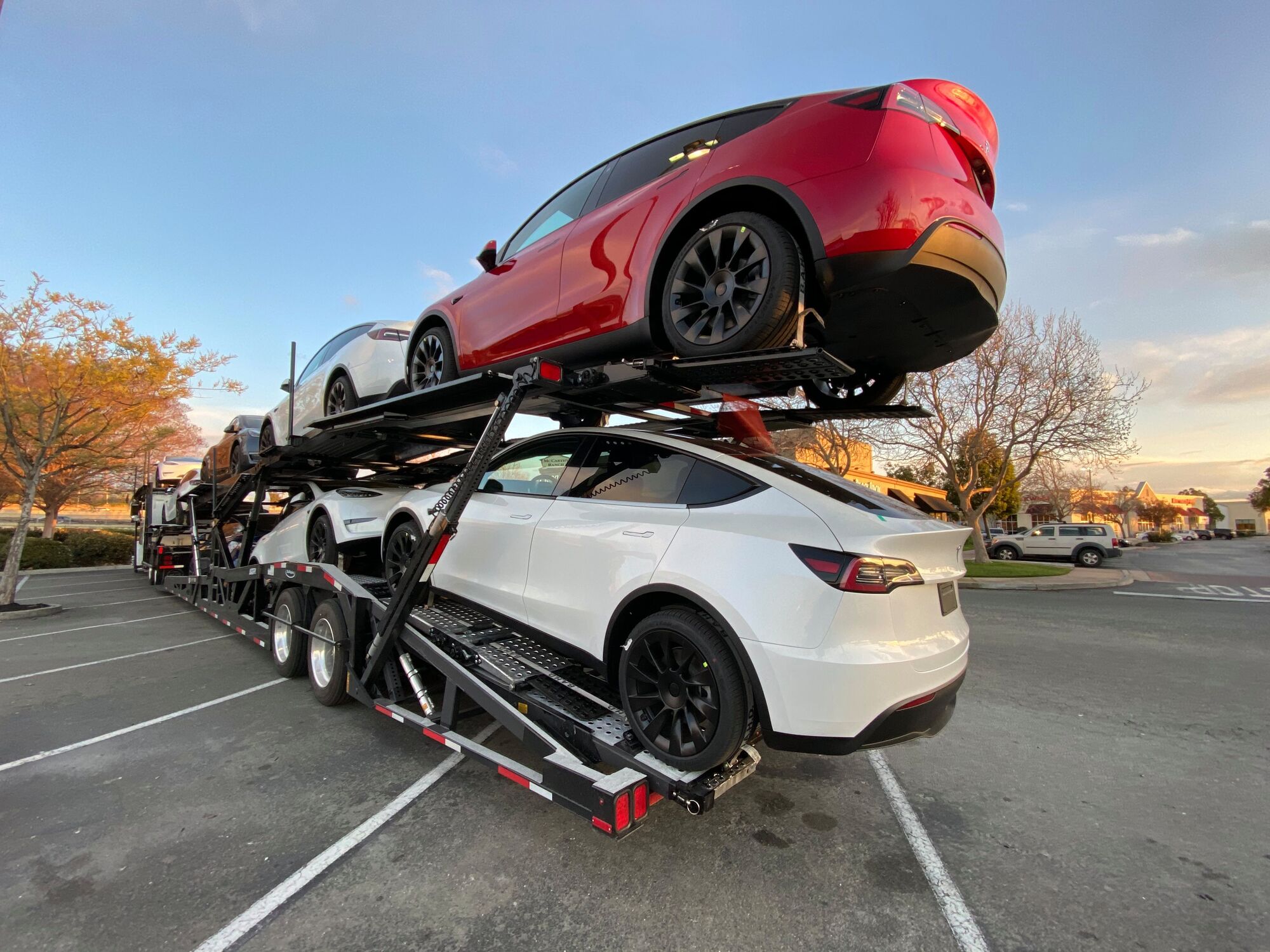 Электромобиль Tesla Model Y