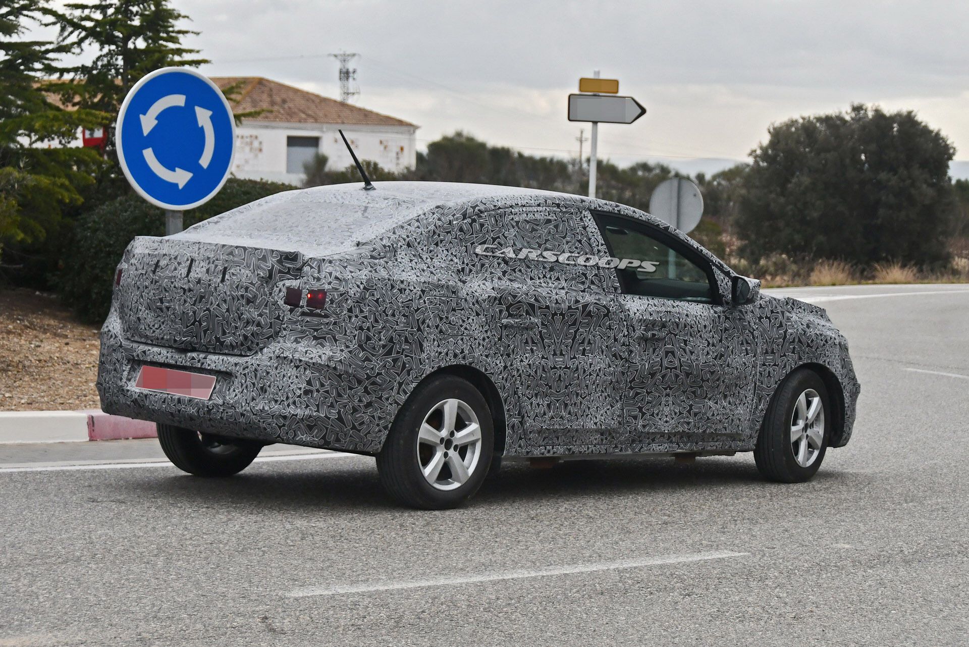 На даний момент Renault Logan тестують як прототип