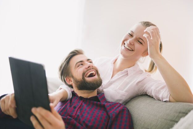 Как разыграть девушку 1 апреля: топ-5 лучших идей