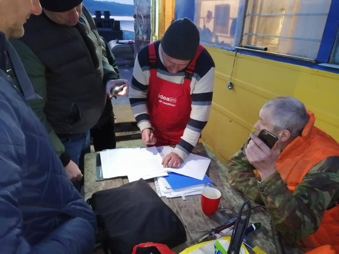 Поліція та екоінспектори перевіряють законність діяльності ТОВ "Дніпровські піски" у Стайках