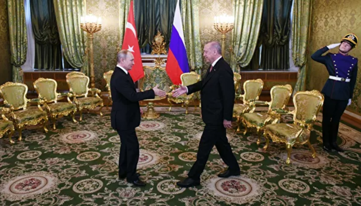 Путин встретил Эрдогана и его делегацию в Кремле
