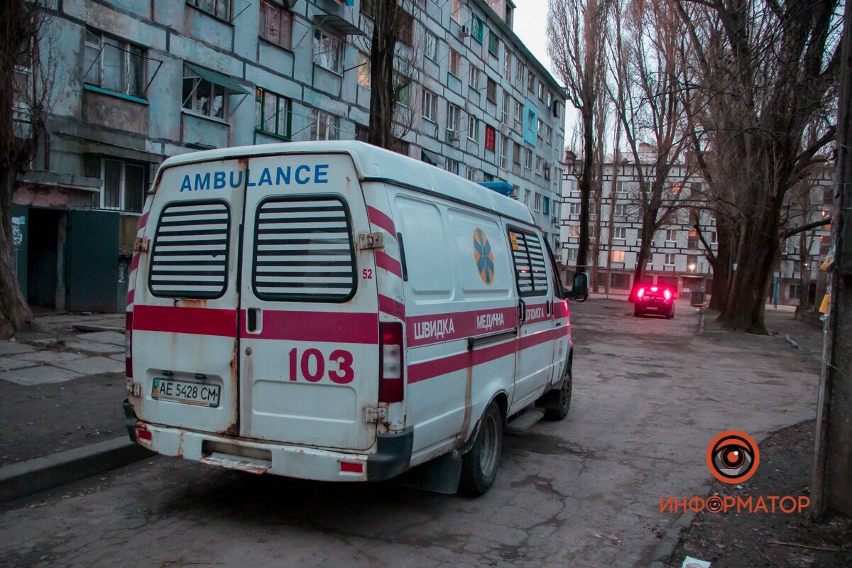 У Дніпрі біля дитячого майданчика знайшли труп чоловіка