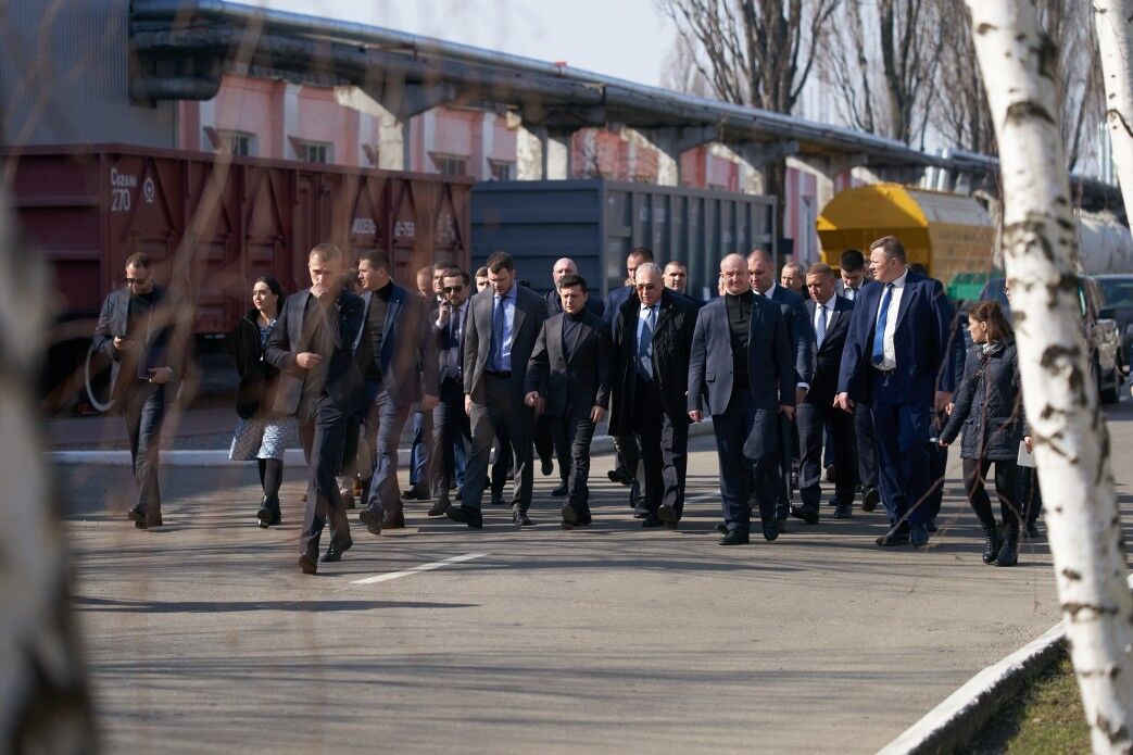 "Укрзалізниця" замовить у Крюківського вагонобудівного заводу 90 пасажирських вагонів та 3 дизель-потяга