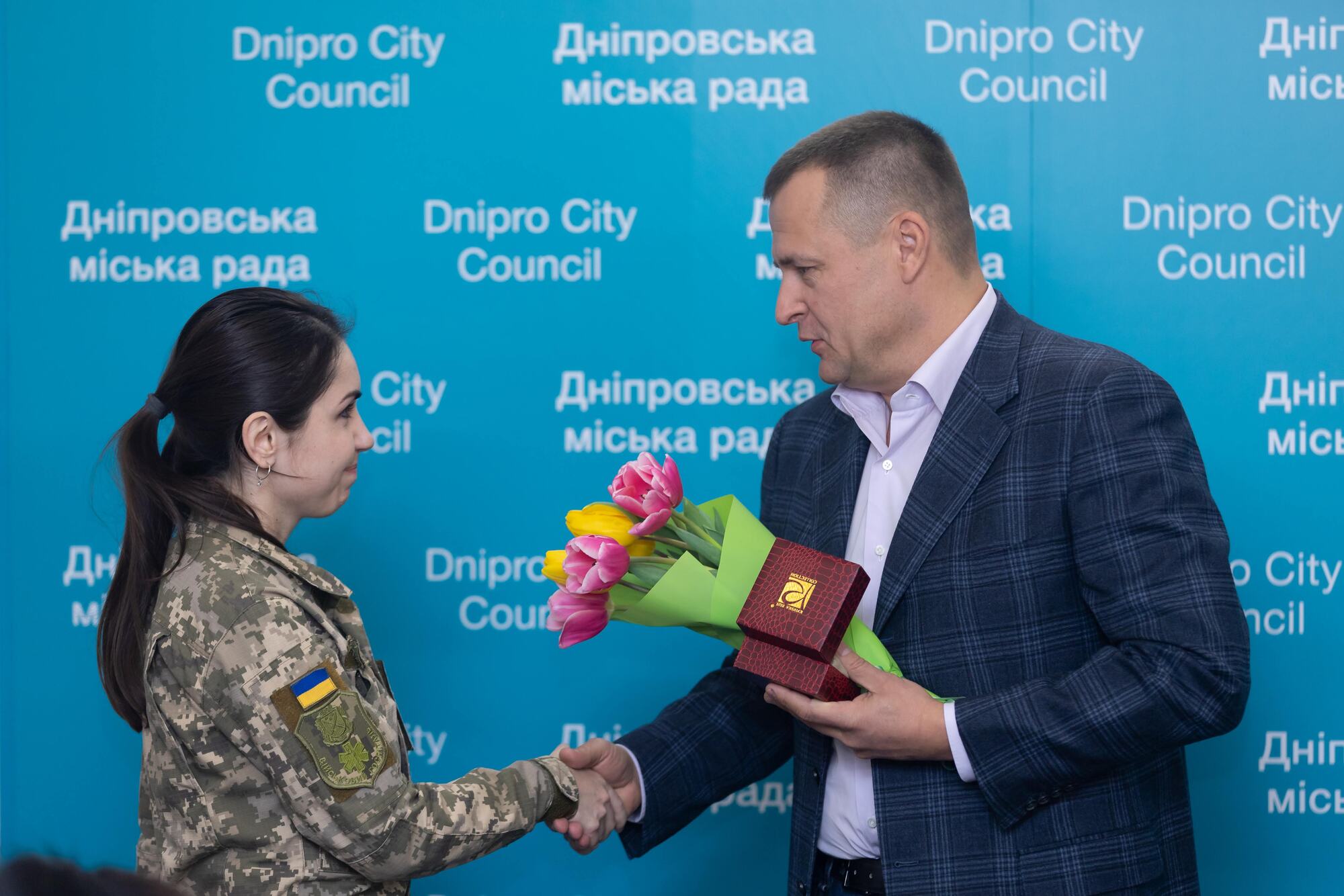 Філатов привітав військовослужбовиць Дніпра з прийдешнім Міжнародним жіночим днем
