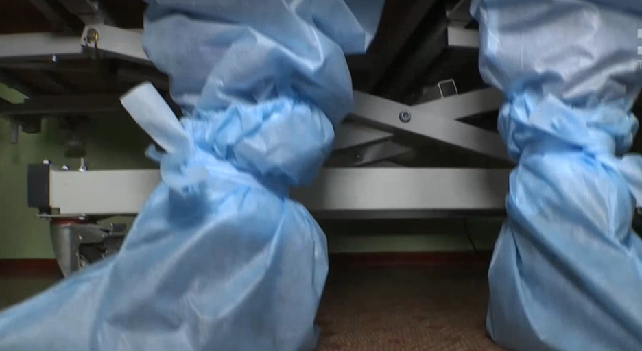 В Украине сшили защитные костюмы от коронавируса: как выглядят