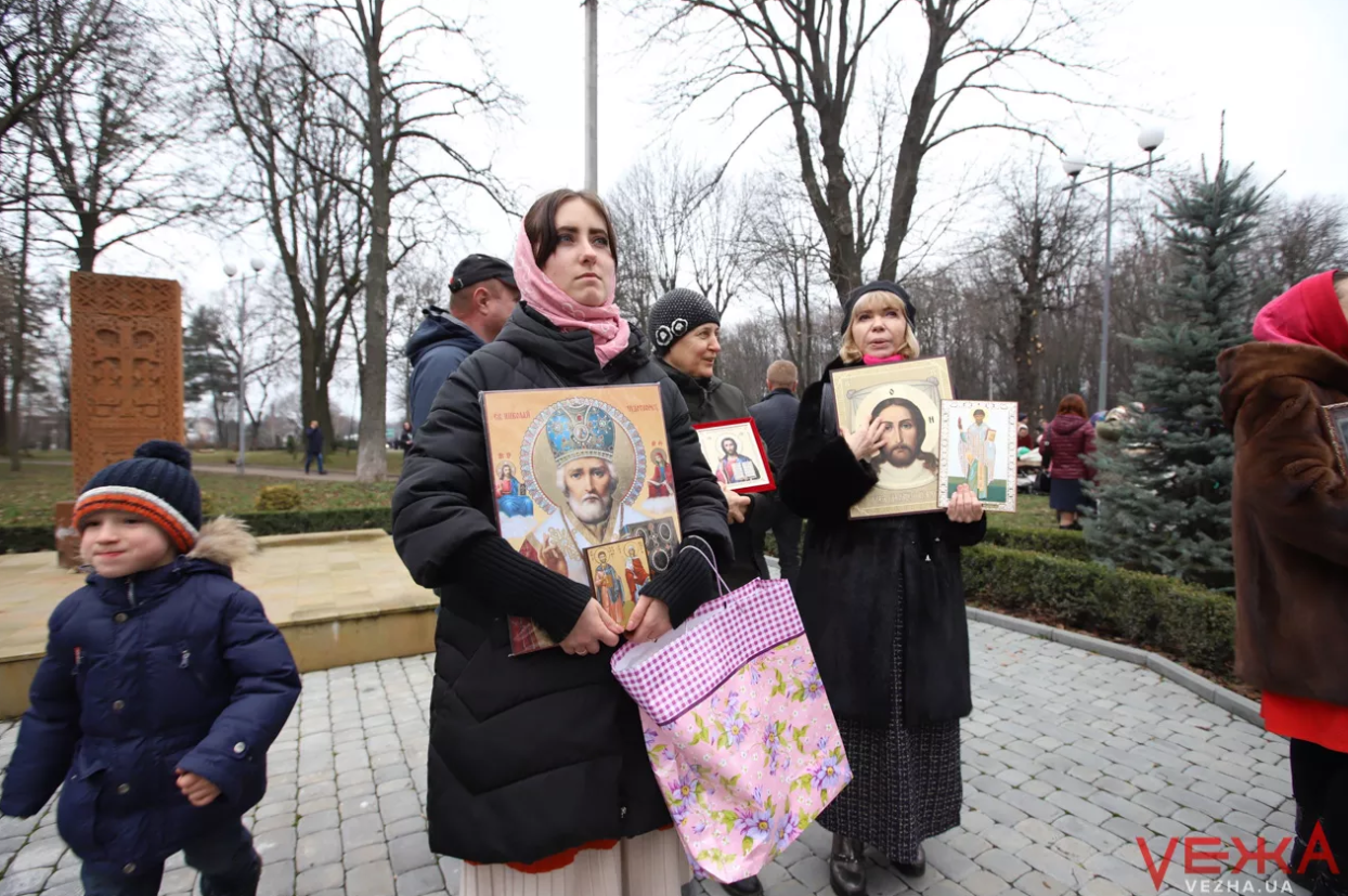 УПЦ МП устроила кресный ход против коронавируса