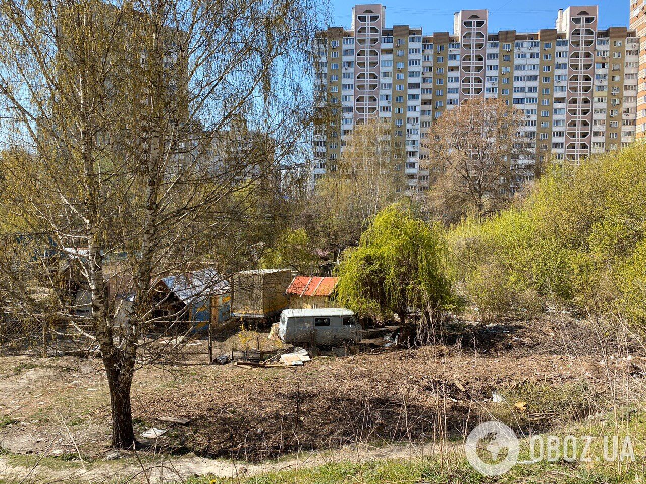 Грязь и мусор в Дарницком районе Киева