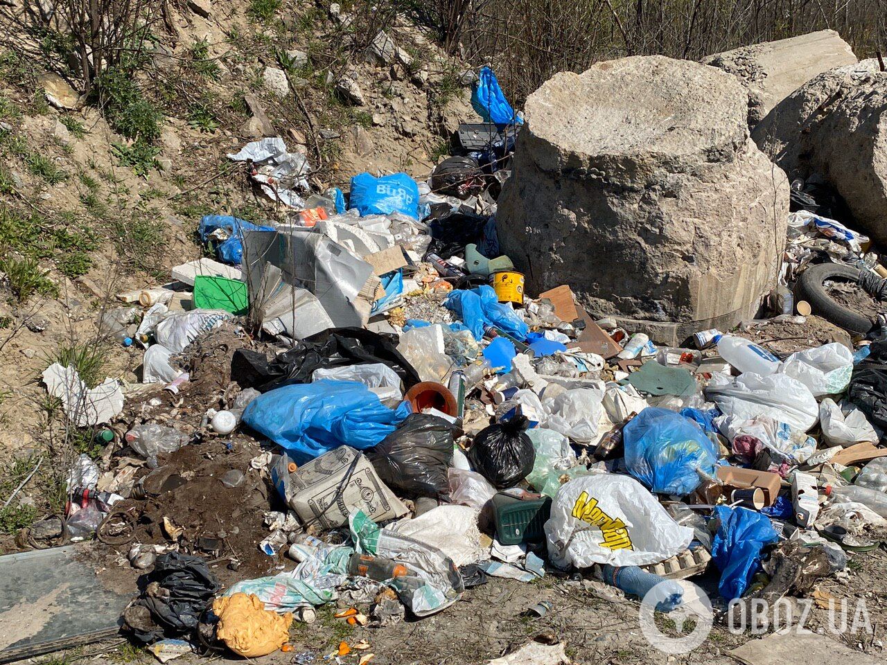 Грязь и мусор в Днепровском районе Киева