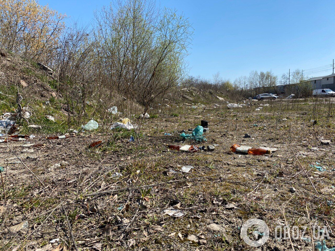 Бруд і сміття у Дніпровському районі Києва