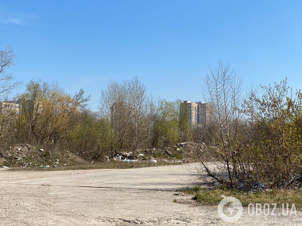 Грязь и мусор в Днепровском районе Киева