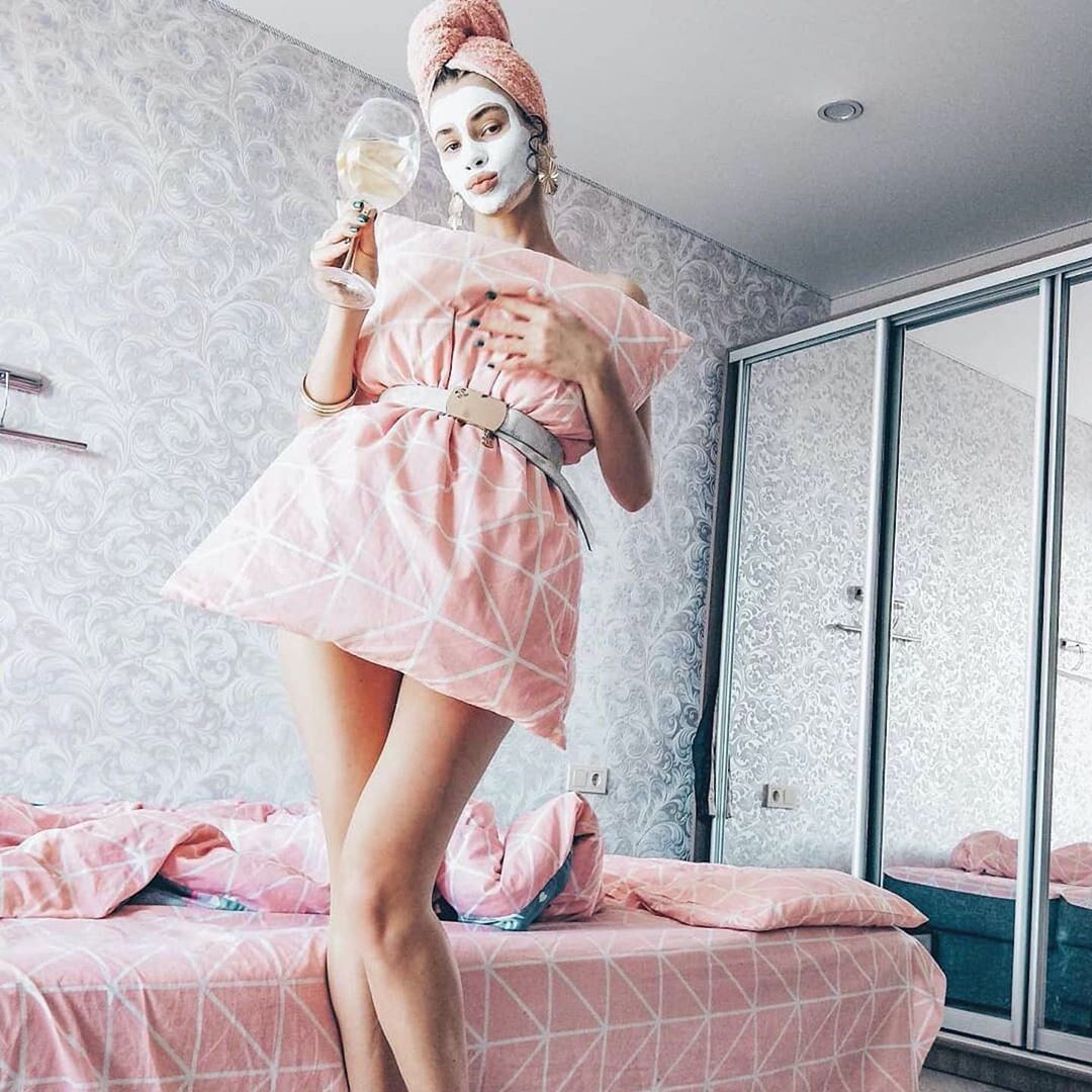 Подушки на голое тело: в сети набирает популярность новый пикантный тренд