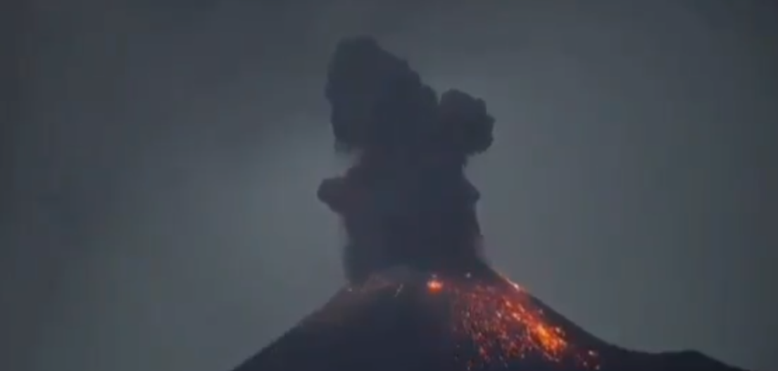 В Индонезии проснулся опасный вулкан