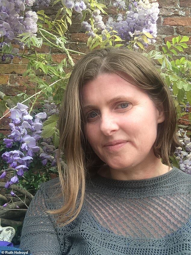 Жінка спеціально постаріла на 20 років за один. Фото до