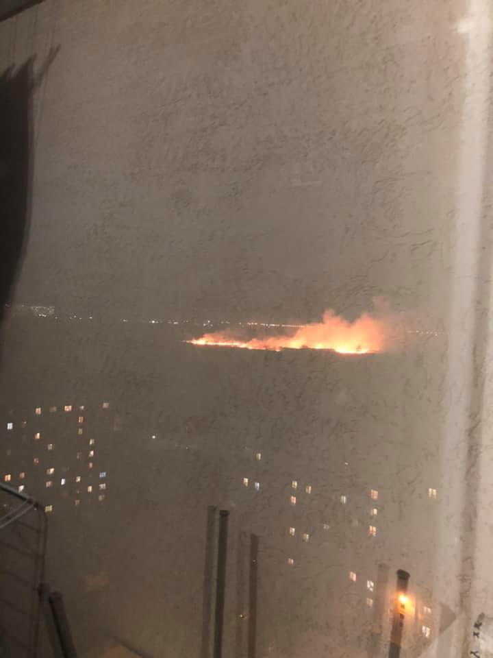 В Броварах разгорелся масштабный пожар: первые кадры