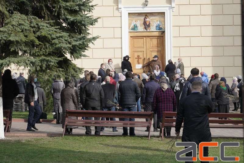 Наиболее зараженная COVID-19 область Украины массово отмечает Вербное воскресенье: появились фото