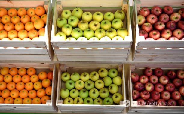 Рідні чи привізні: які фрукти та овочі купувати