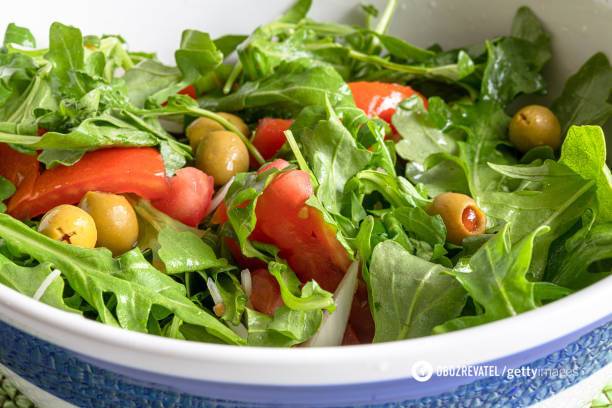Салат с тунцом и овощами