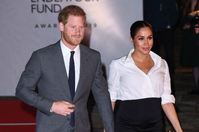 Маркл і Гаррі готові розповісти про своє життя за кругленьку суму