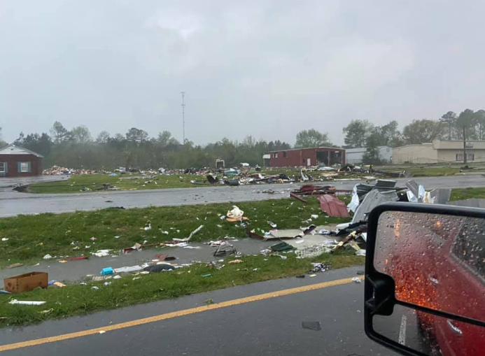 По США ударили торнадо