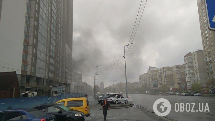 У Києві на лівому березі спалахнула масштабна пожежа з вибухом