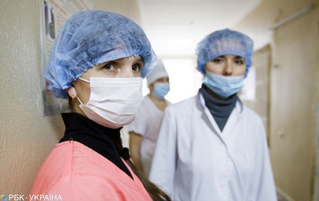 В Україні 600 медпрацівників захворіли на COVID-19