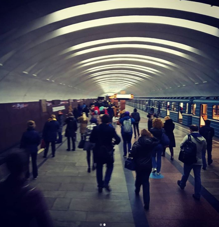 Черги в метро Москви