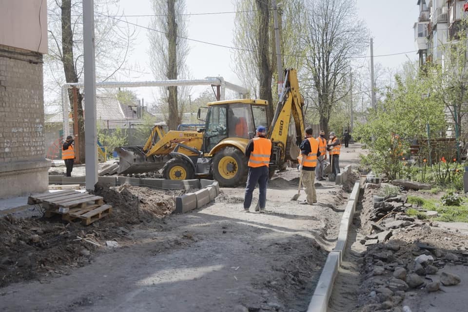 Філатов відзвітував про ремонти доріг і будинків в Дніпрі
