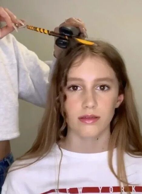 Как уложить волосы при помощи карандаша: назван неожиданный способ