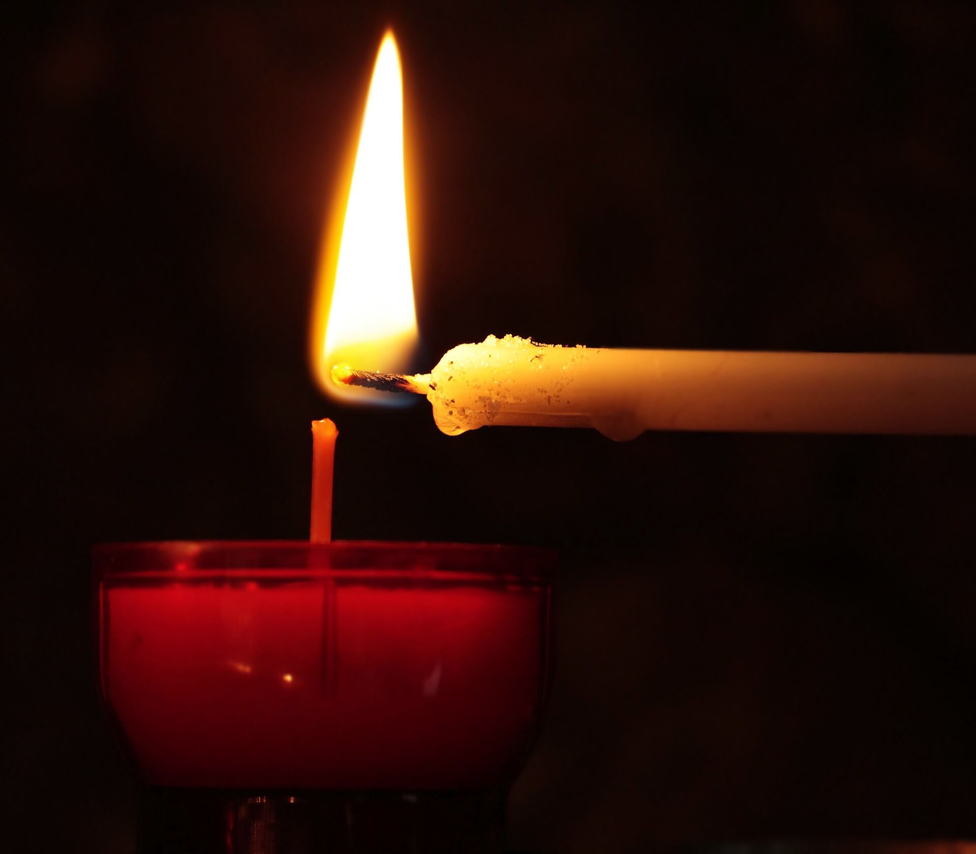 Продавщица свечей в церкви заразила еще как минимум 9 человек