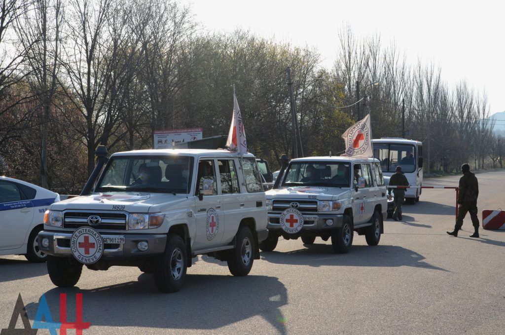 Обмін полоненими України з "Л/ДНР": усі подробиці, фото й відео