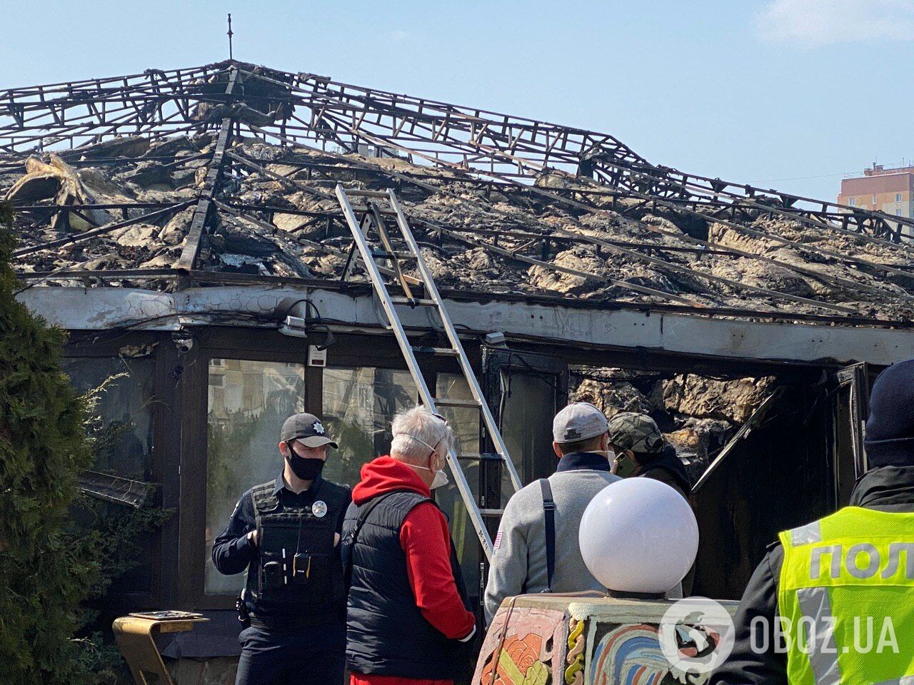 В Киеве вспыхнул масштабный пожар в ресторане