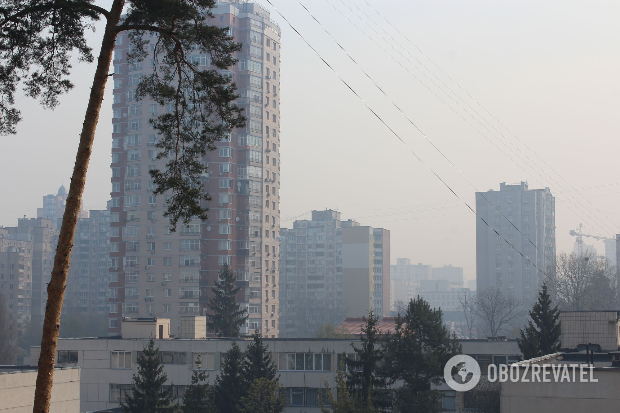 Киев окутали облака дыма и пыли