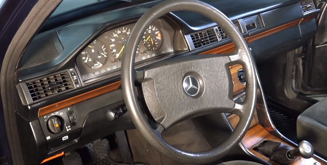 Б/у Mercedes W124 привели в чувства, чтобы продать за 35 копеек