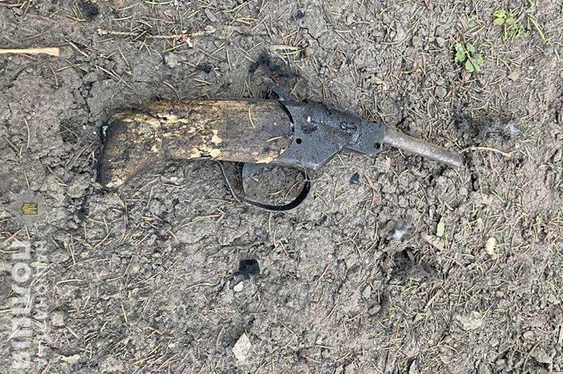 На Киевщине мужчина устроил стрельбу, а затем подорвался на гранате