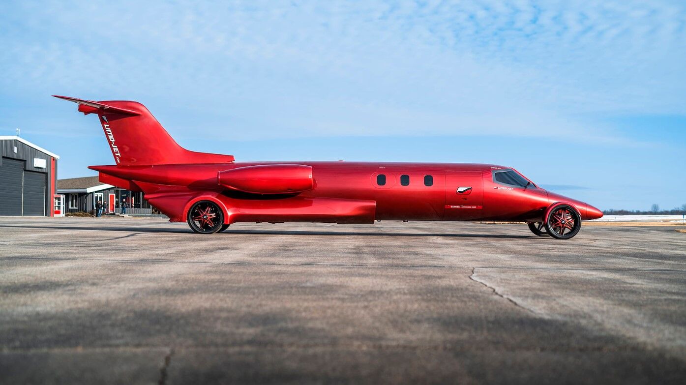 Limo-Jet – самолет, который превратили в автомобиль
