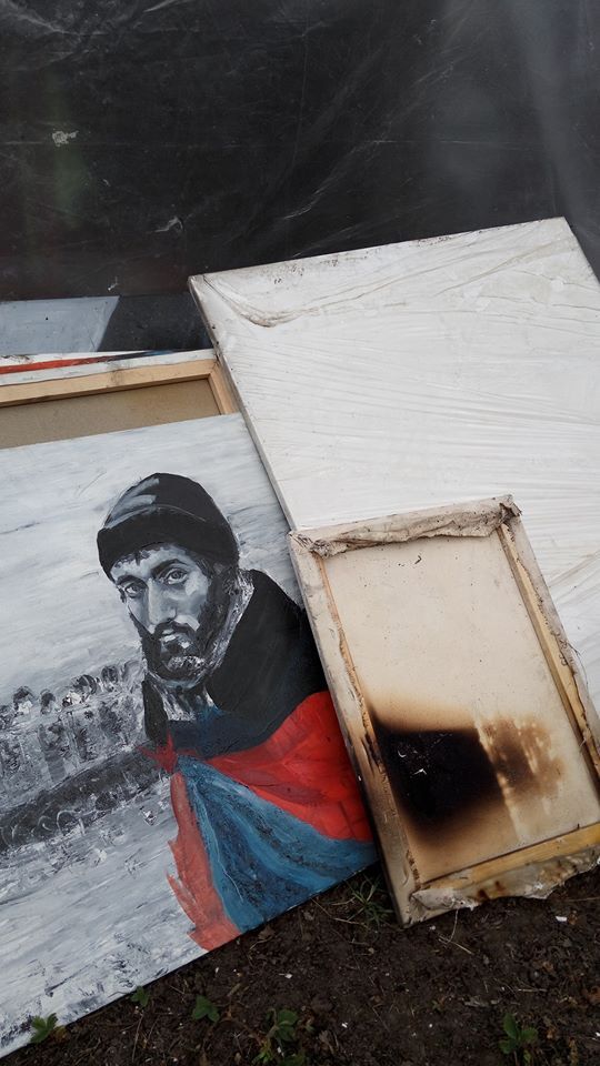 В Пианиста Майдана сгорел дом