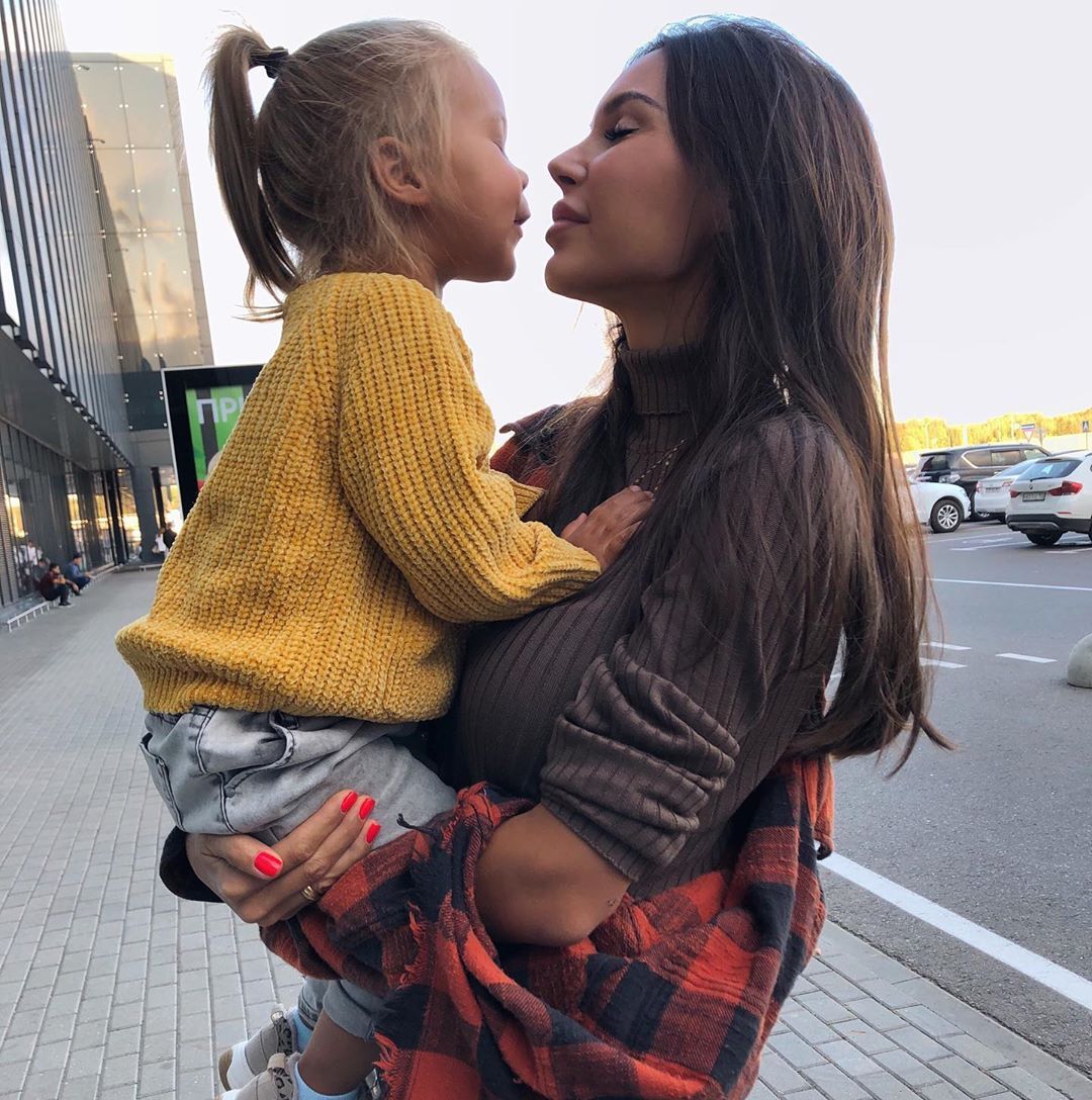 Оксана Самойлова з донькою