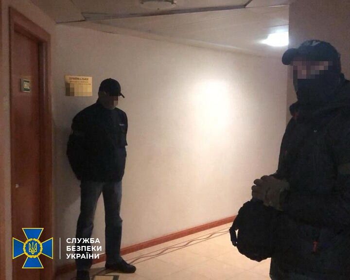 СБУ викрила високопосадовця одного з міністерств на незаконній передачі таємних документів